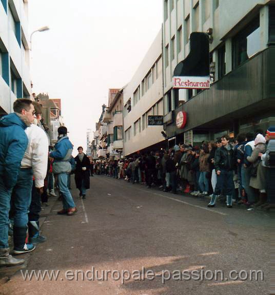 017 TOUQUET 1986 1300 MOTOS vont passer rue st jean.jpg